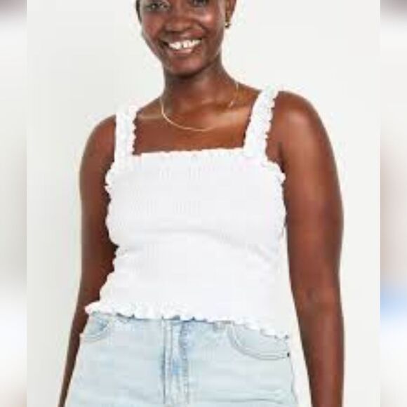 White 💯 cotton Smocked tank size L - Picture 7 of 7